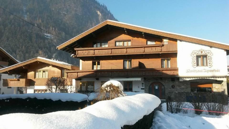 Landhaus Alpenrose Майрхофен Экстерьер фото